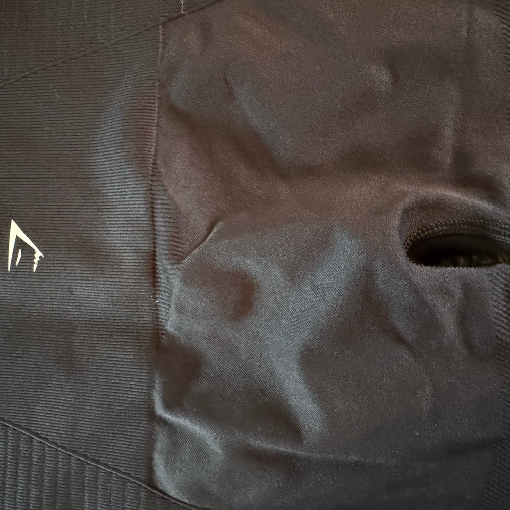 Black EUC gymshark leggings. Size small